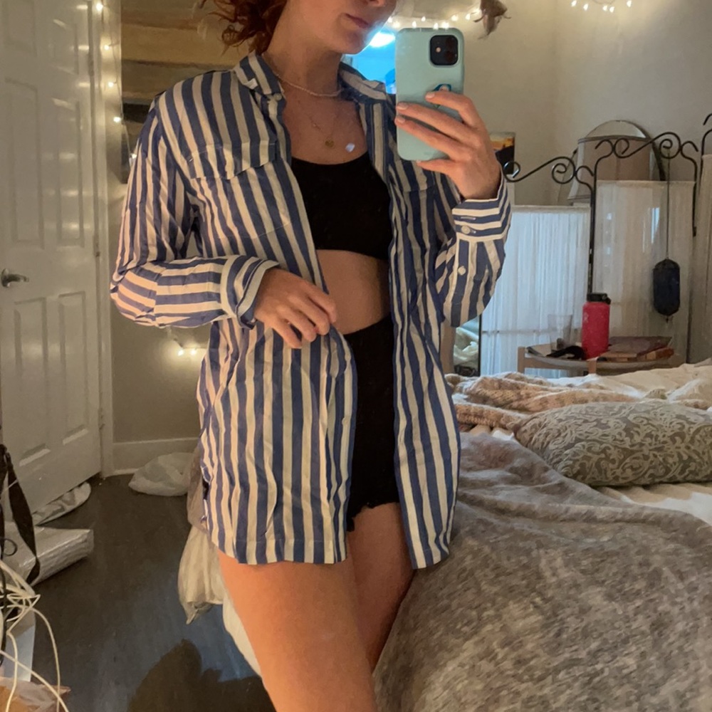 3 for $20 sale 🎉 Banana Republic Striped Button Down Blouse
